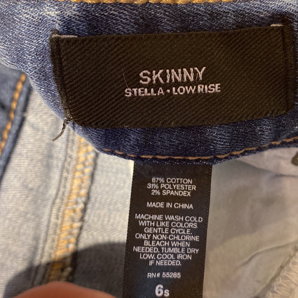 Express Skinny Stella Low Rise distressed jeans in medium wash size 6S - Picture 13 of 15